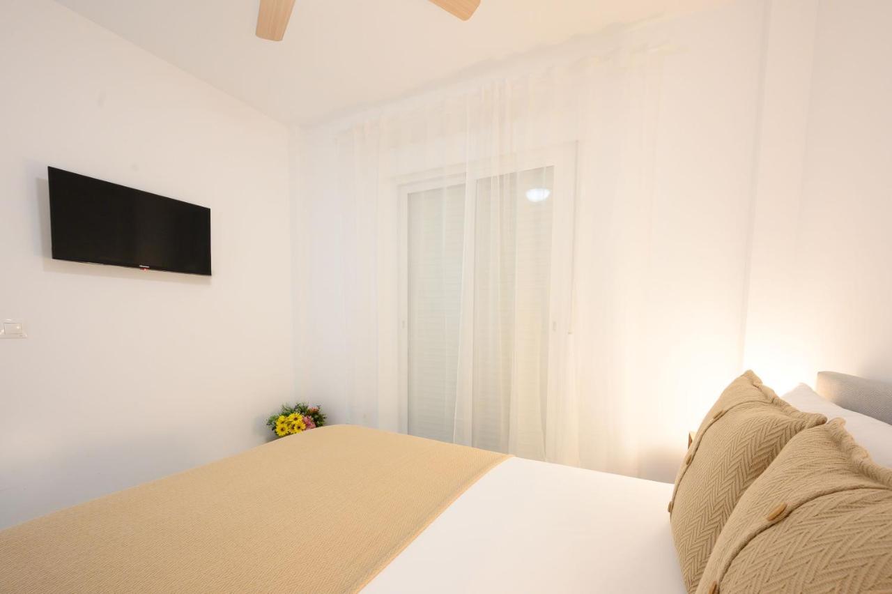 New 1 Bedroom Apartment At 4 Min To The Beach By 10Tosea フエンヒロラ エクステリア 写真